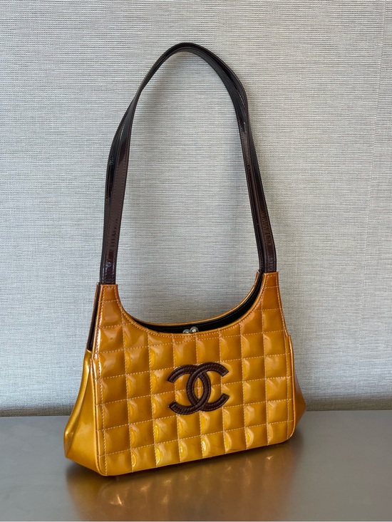 CHANEL Handbags - CHANEL Chocolate Bar Patent Shoulder Bag Honey Yellow